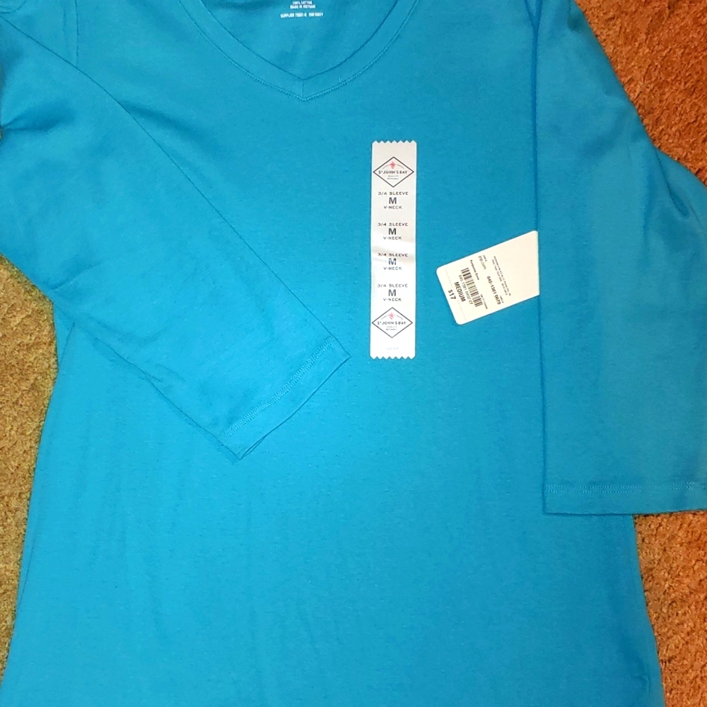 Top quarter length sleeve